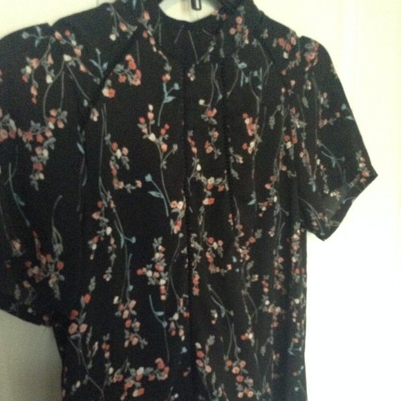 Black Floral Print Blouse - Picture 3 of 4